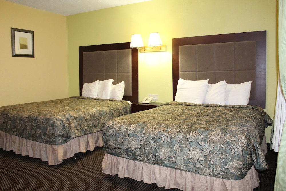 Standard Room, 2 Queen Beds photo 1