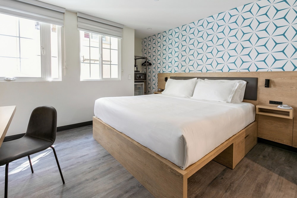 Standard Room, 1 King Bed (Self Check-in with Virtual Front Desk) - Photo 4