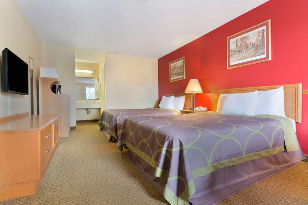 Standard Room, 2 Queen Beds - Photo 1