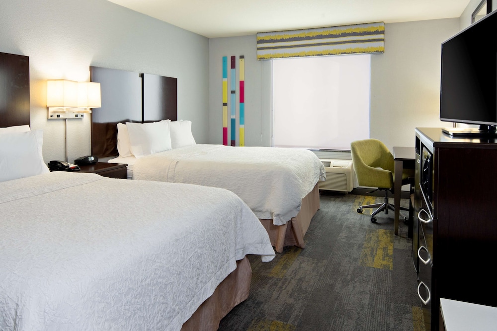 Room, 2 Queen Beds, Non Smoking - Photo 1