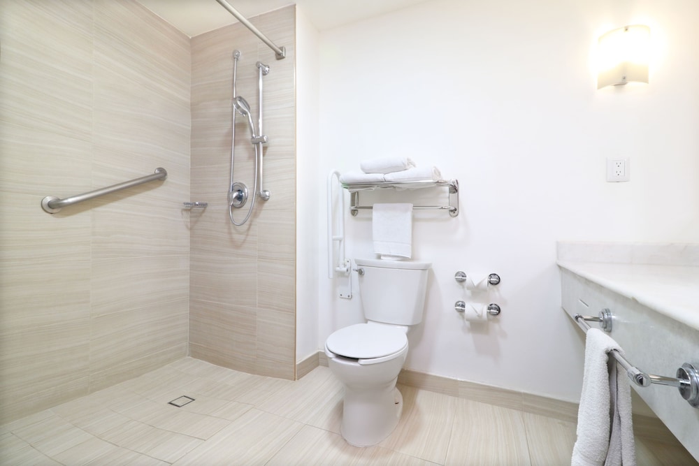 Suite, 1 Queen Bed (Juarez Ave View) - Photo 8