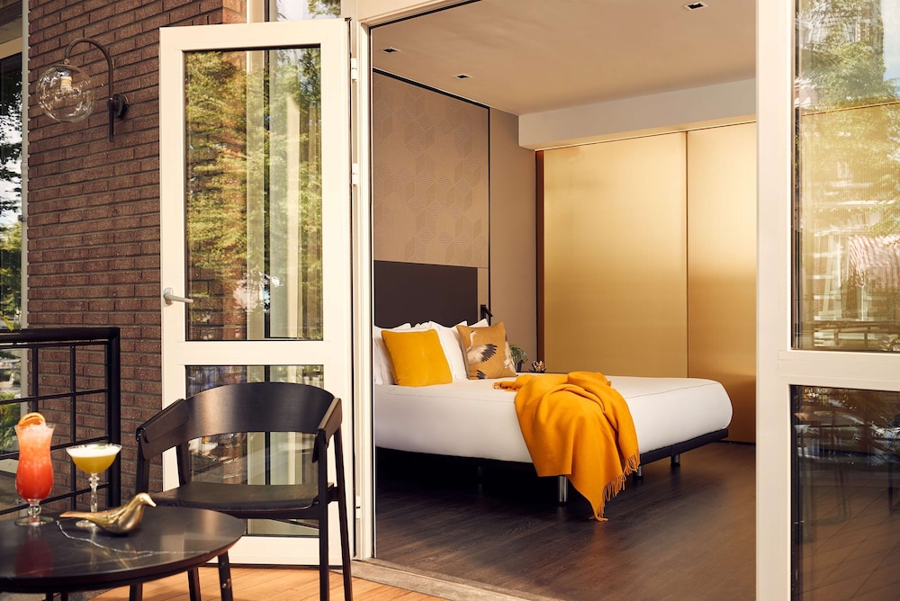 Junior Suite, 1 King Bed photo 2