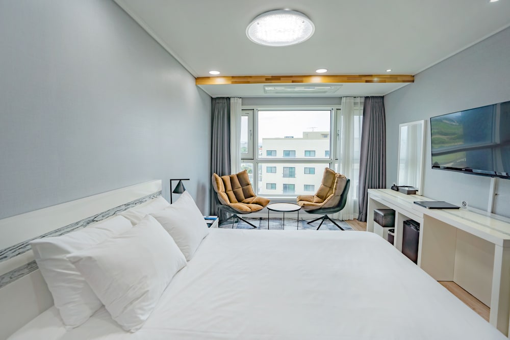 Deluxe Double Room, Mountain View - Photo 3