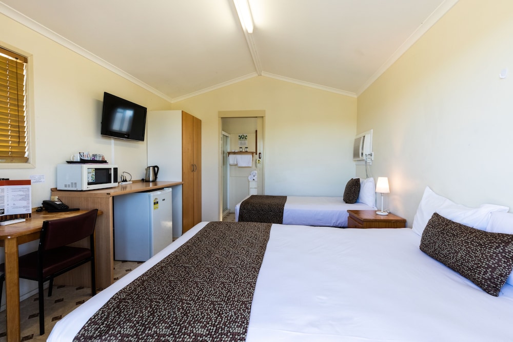 Double & Single Cabin photo 2