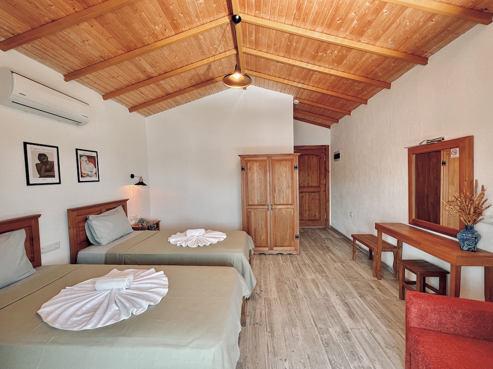 Superior Twin Room - Photo 14