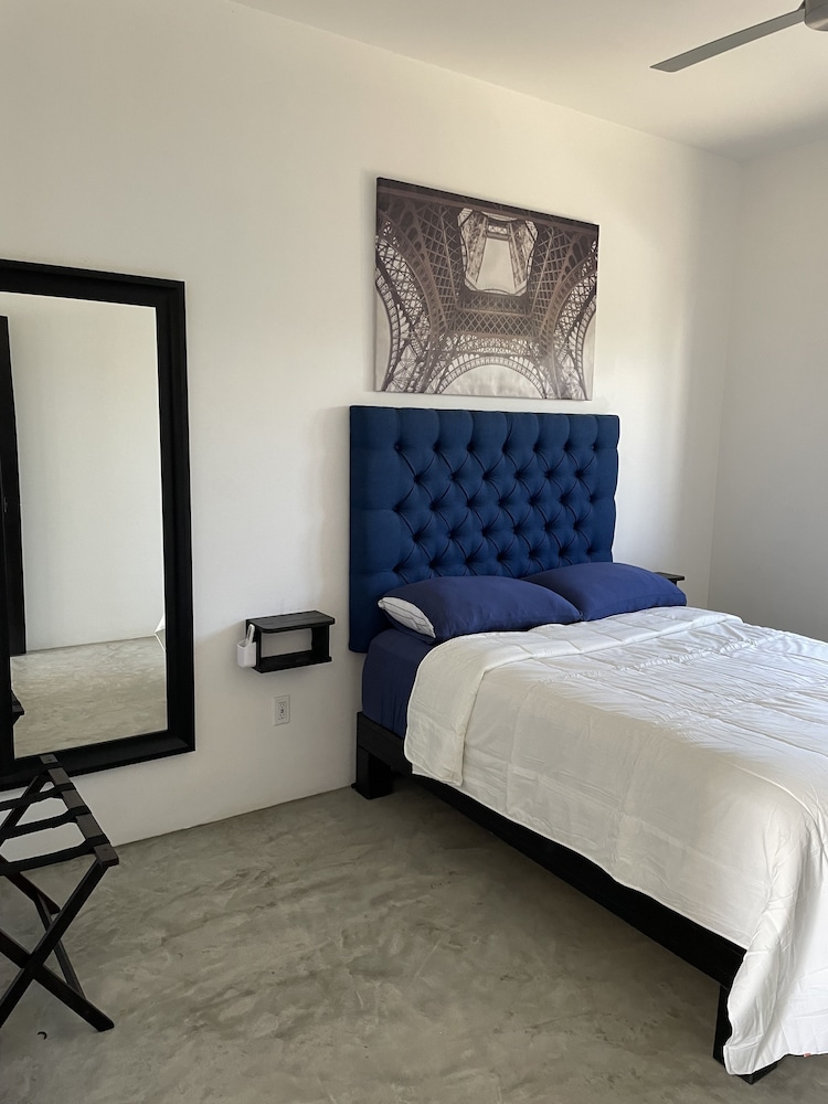 Deluxe Suite, 1 Bedroom, Partial Ocean View