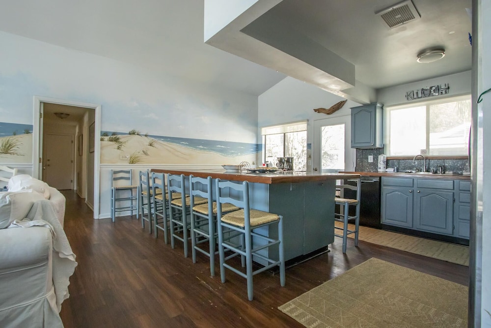 House, Multiple Beds, Kitchen, Ocean View photo 1