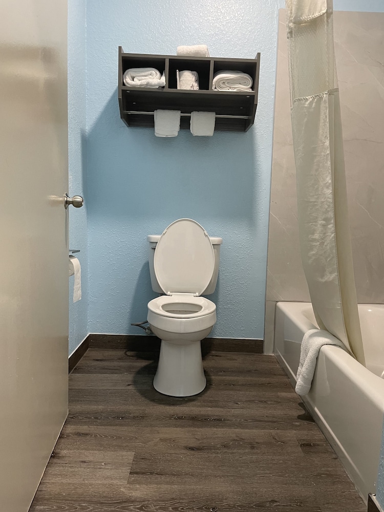 Super Stay Inn Humble IAH East, Photo 4