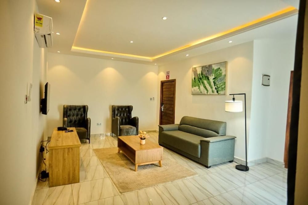 Executive Suite, City View photo 3