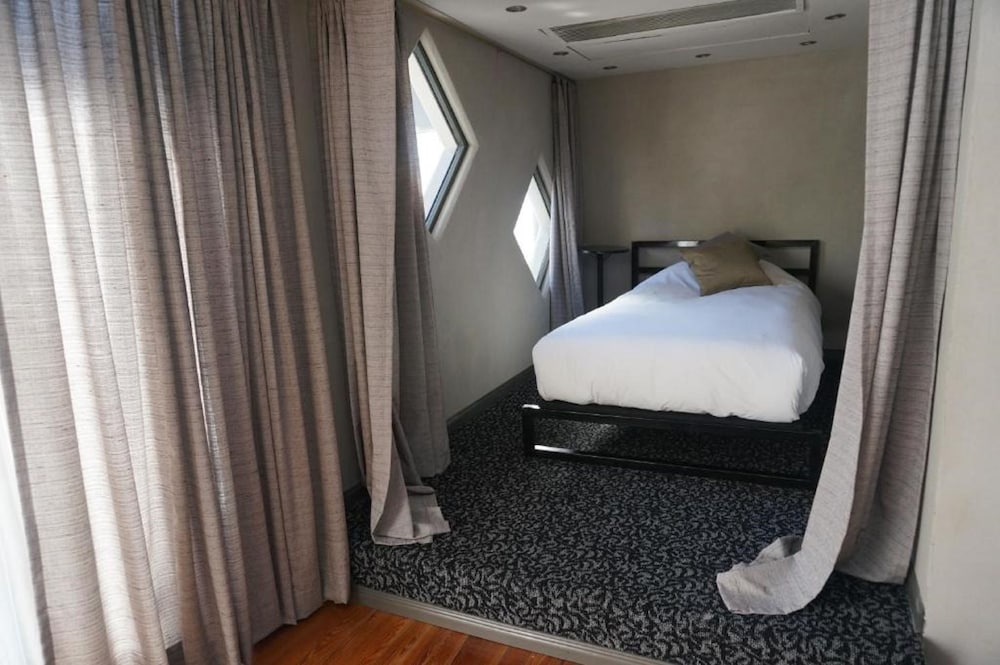 Superior Suite, Pool Access photo 2