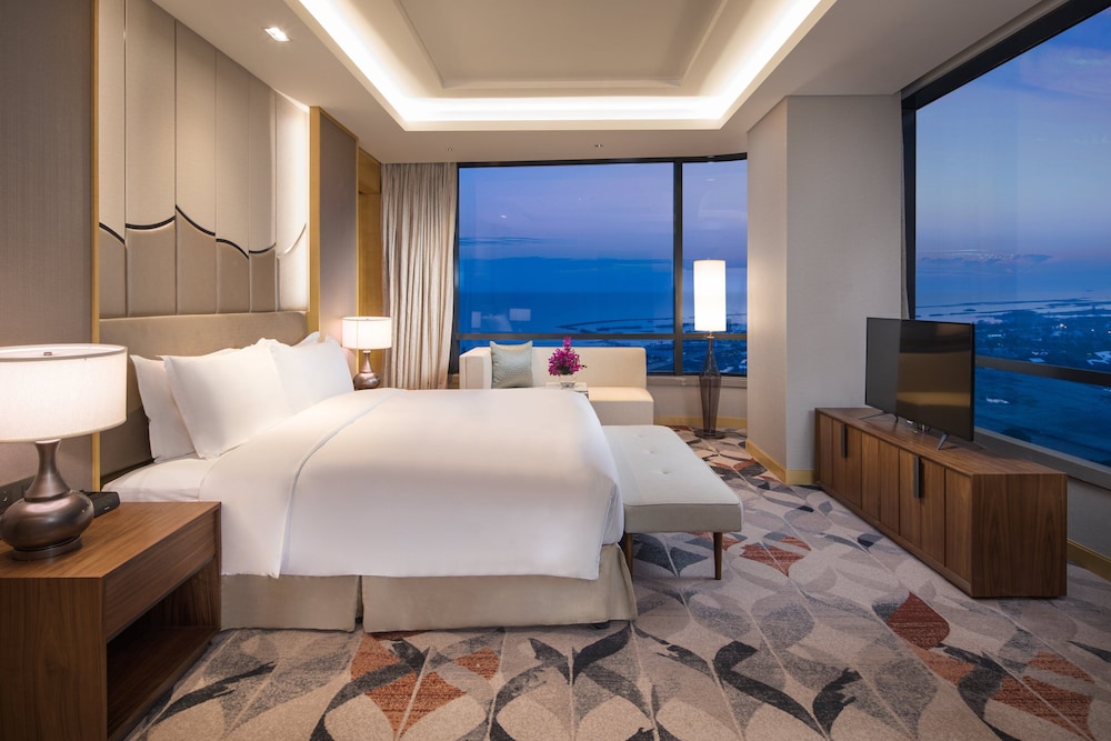 Suite, 1 Bedroom, Kitchen (Dining Area)