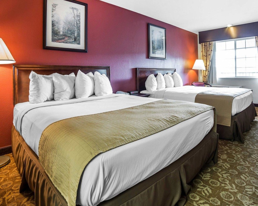 Standard Room, 2 Queen Beds, Non Smoking photo 2