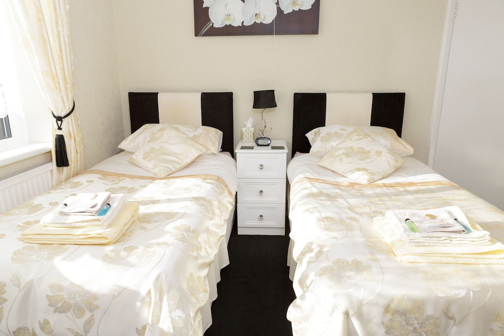 Twin Room (Orchid Room) photo 1