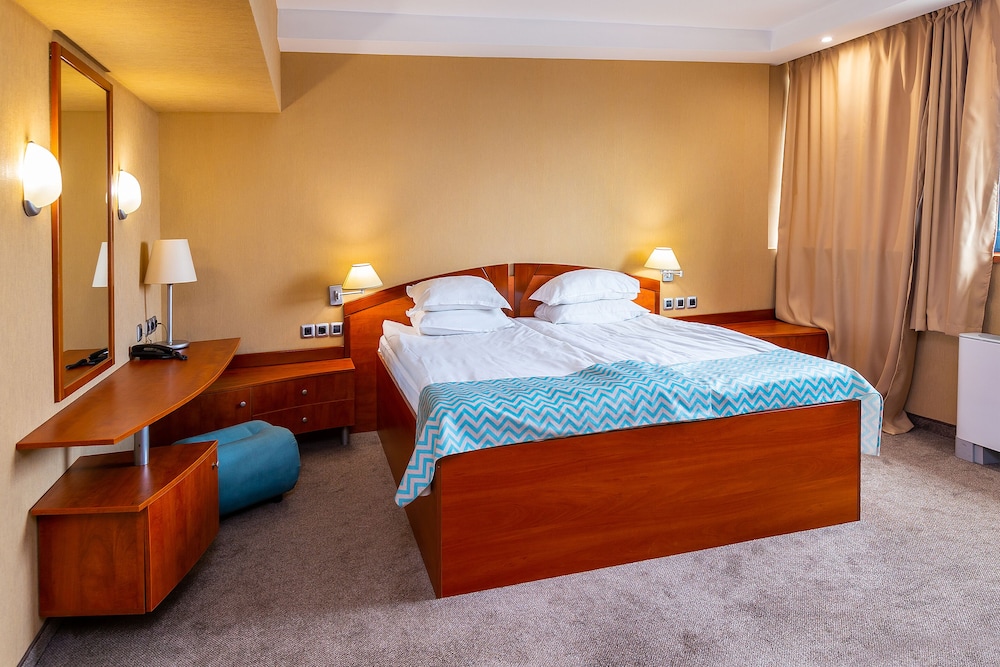 Standard Double or Twin Room photo 1