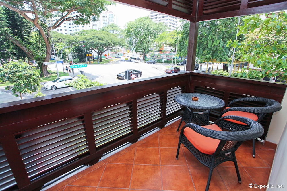 Balcony Room thumbnail 6