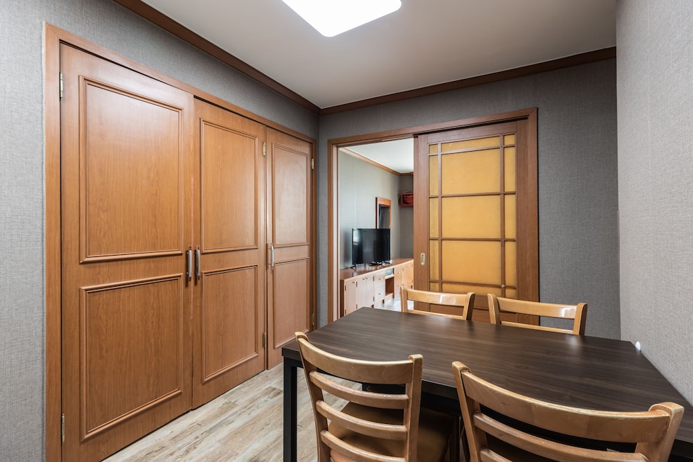 Junior Suite, 1 Bedroom, Mountain View (33py, Ondol or Bed Randomly Assigned) photo 3