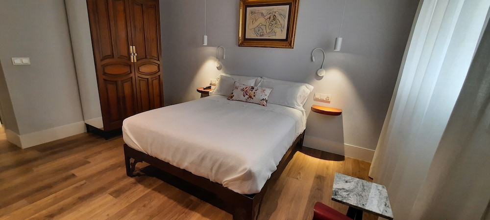 Double or Twin Room - Photo 13