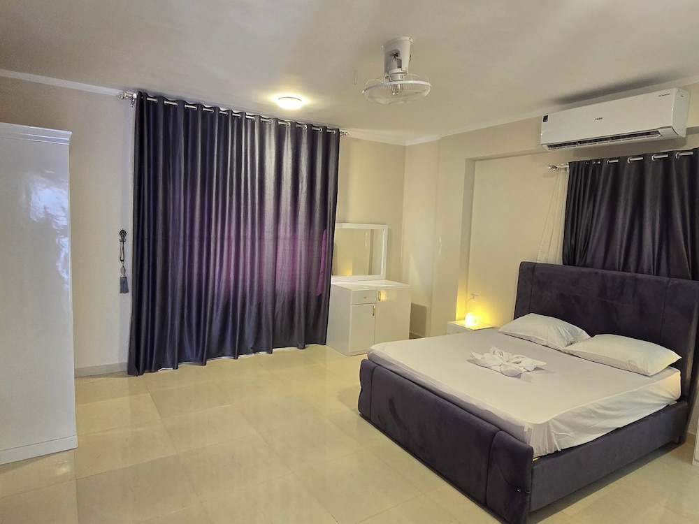 Deluxe Apartment, Garden View