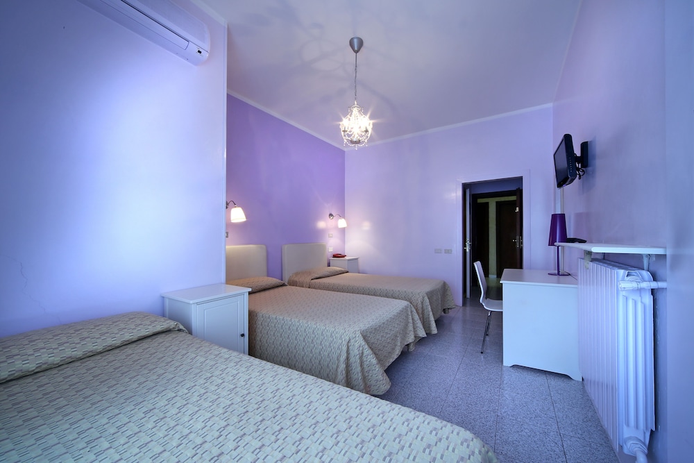 Triple Room - Photo 1