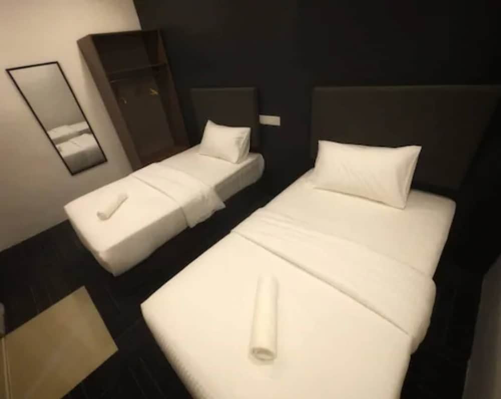 Standard Queen or Twin Room - Photo 2