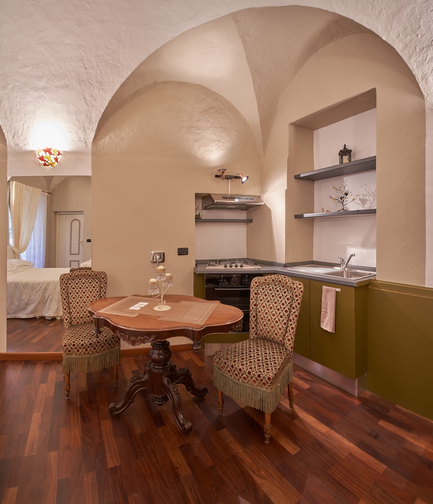 Deluxe Studio Suite, Kitchenette photo 3