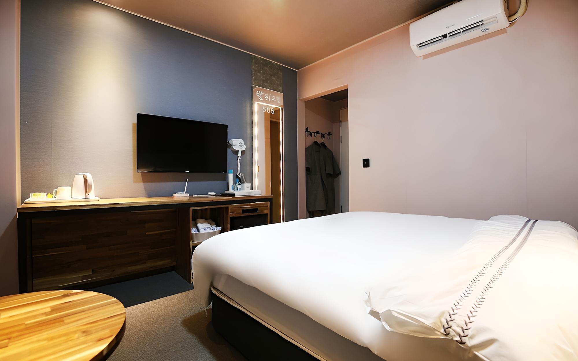Room (Standard Room) - Photo 1