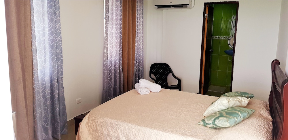 Quadruple Room, 2 Double Beds, Non Smoking photo 1