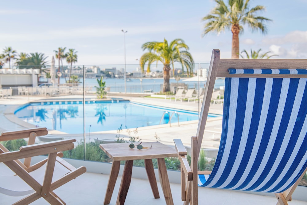 Suite, 2 Bedrooms, Sea View (Frontal 2+3 Children free) - Photo 10