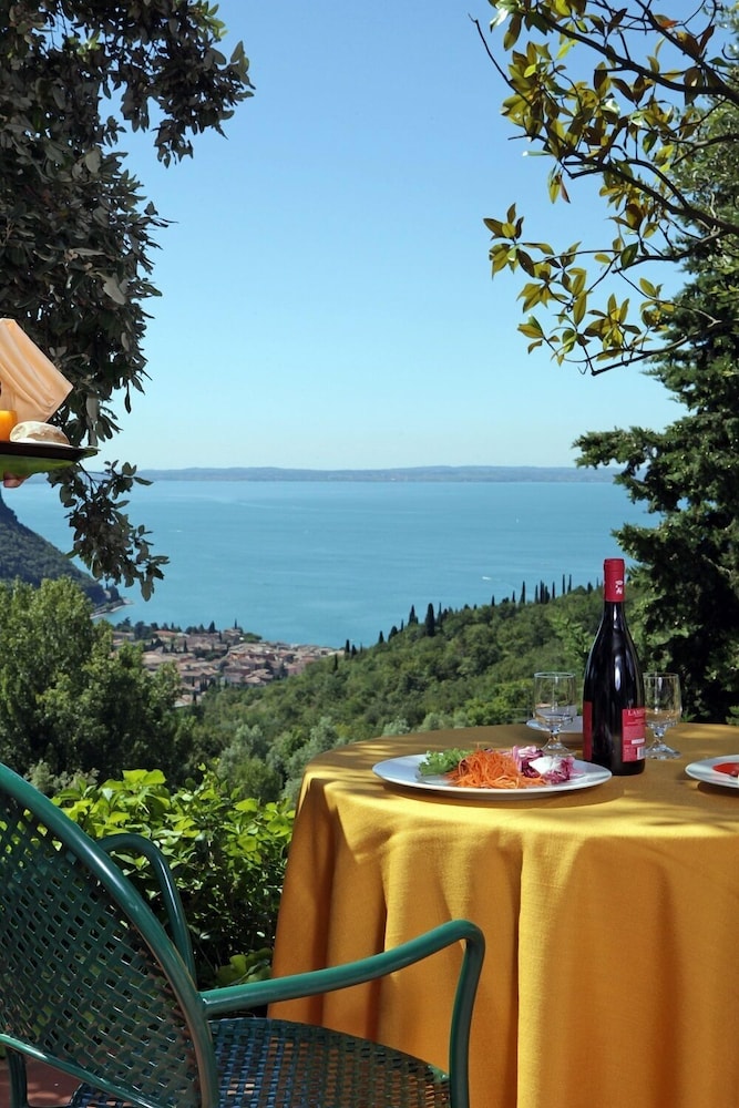 Apartment, 1 Bedroom, Terrace, Lake View - Photo 4