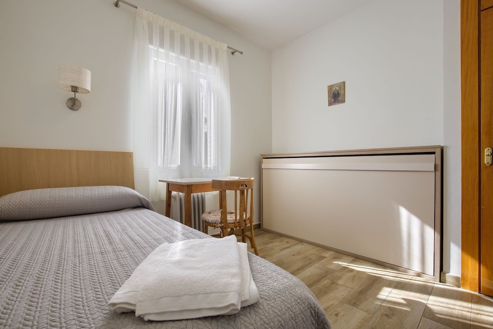Basic Double Room