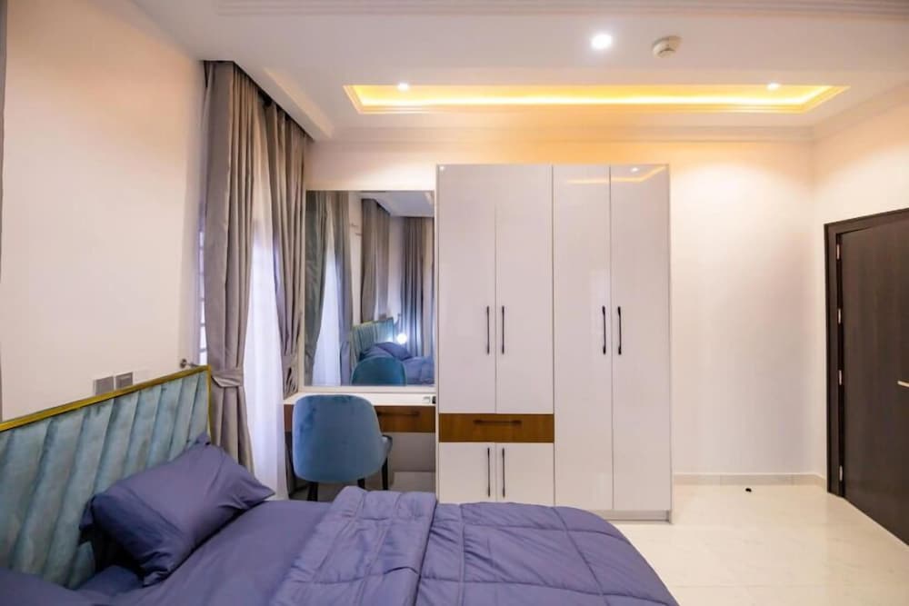 Comfort Room, Balcony, City View