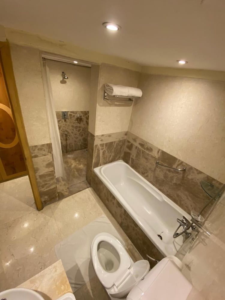 Deluxe Room - Photo 3