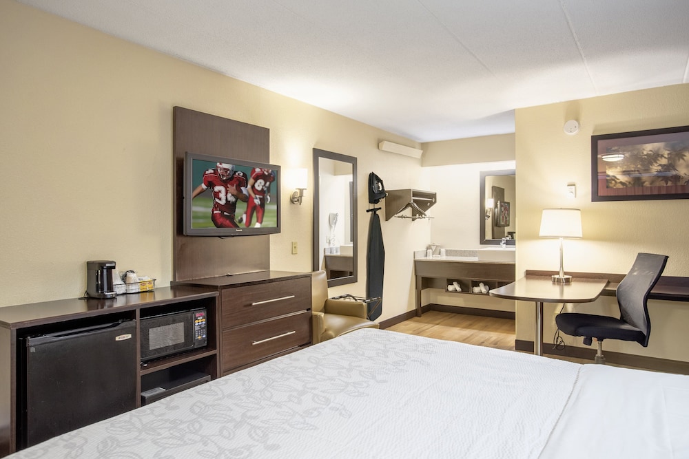 Superior Room, 1 King Bed (Smoke Free) - Photo 11