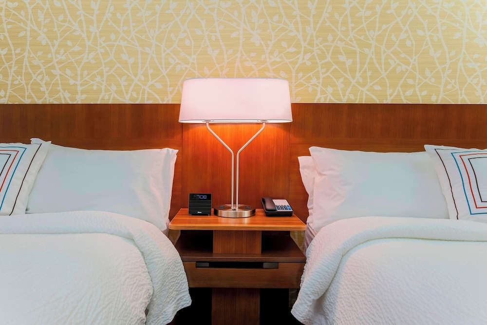 Room, 2 Queen Beds (Hearing Accessible) photo 2