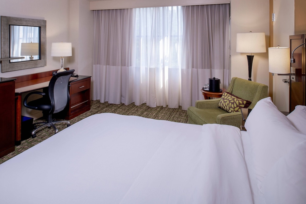Room, 1 King Bed - Photo 8