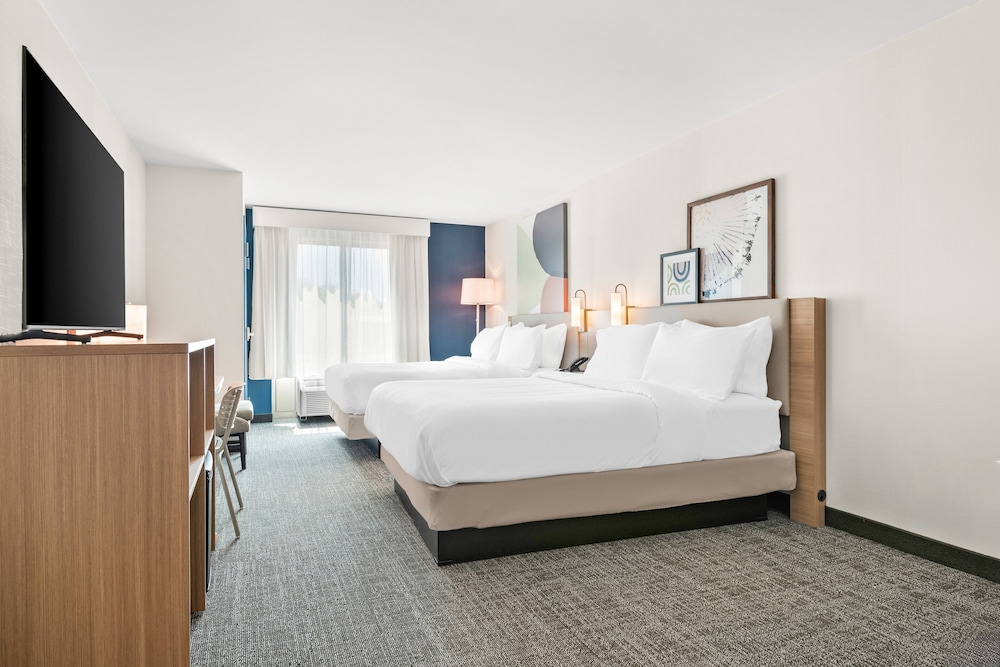 Room, 2 Queen Beds - Photo 3