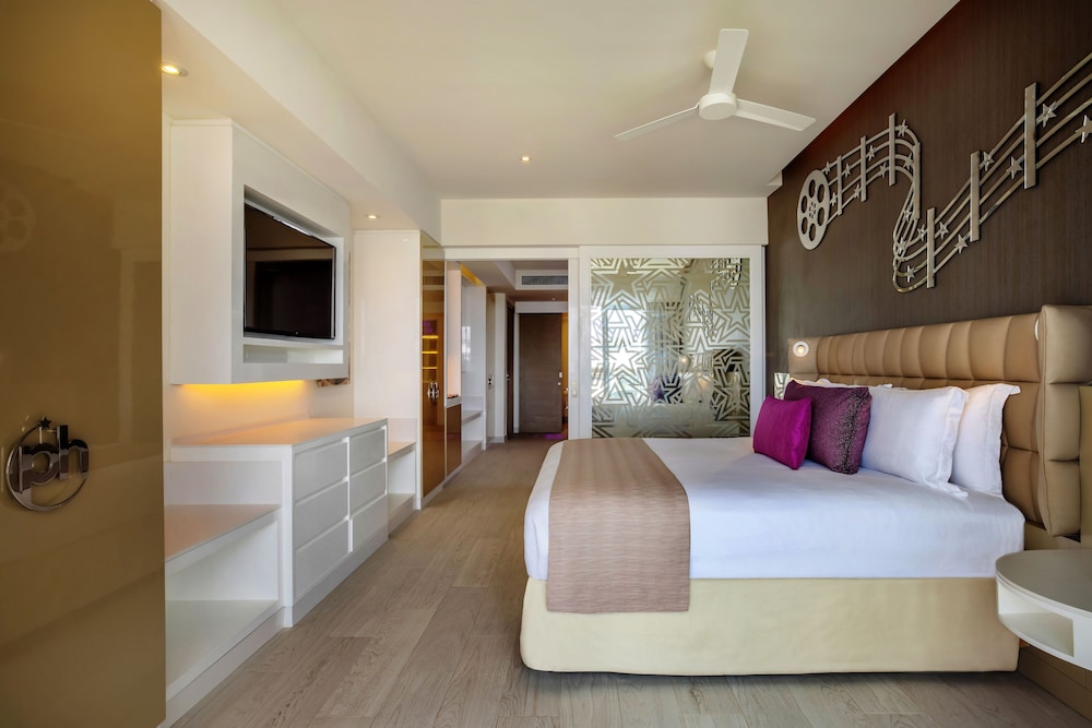 STAR Class Entourage Suite - Photo 1