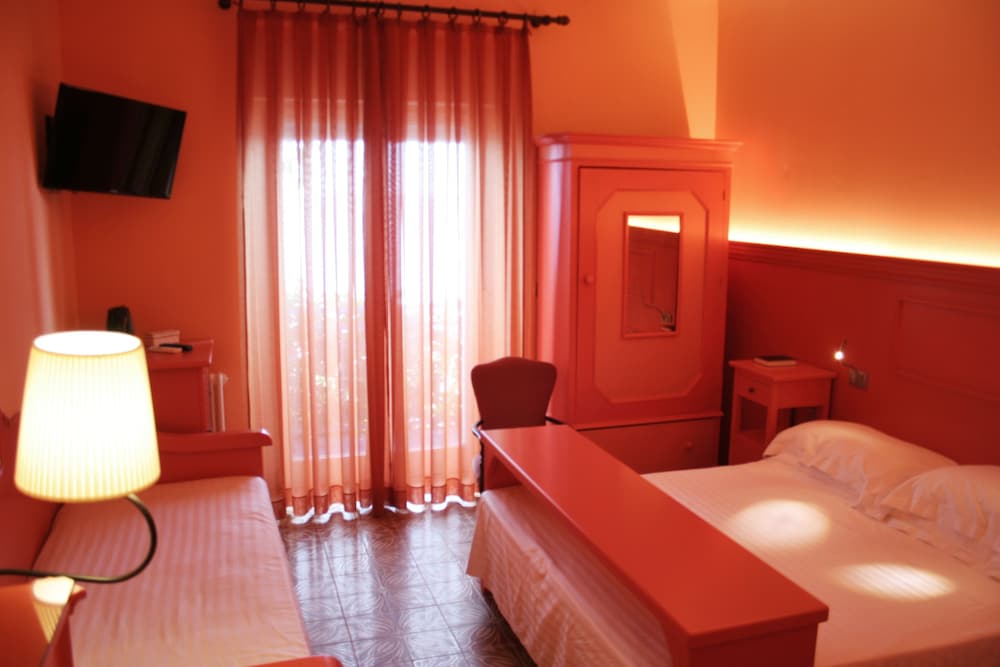 Family Quadruple Room, 1 Bedroom, Balcony, Beachfront - Photo 8