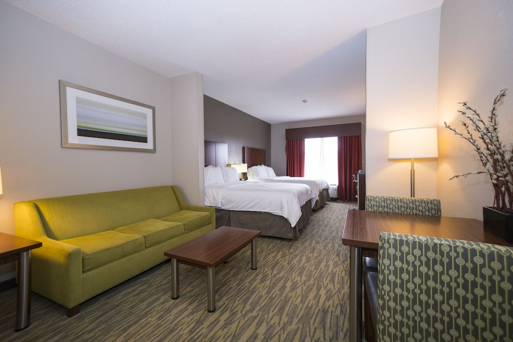 Suite, 2 Queen Beds, Accessible Bathtub (Communications)