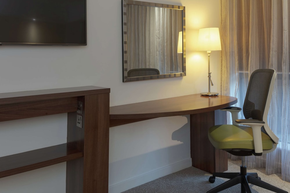 Room, 1 Queen Bed, Accessible - Photo 2