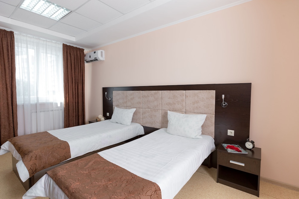 Double Room (semi-suite 301) photo 1