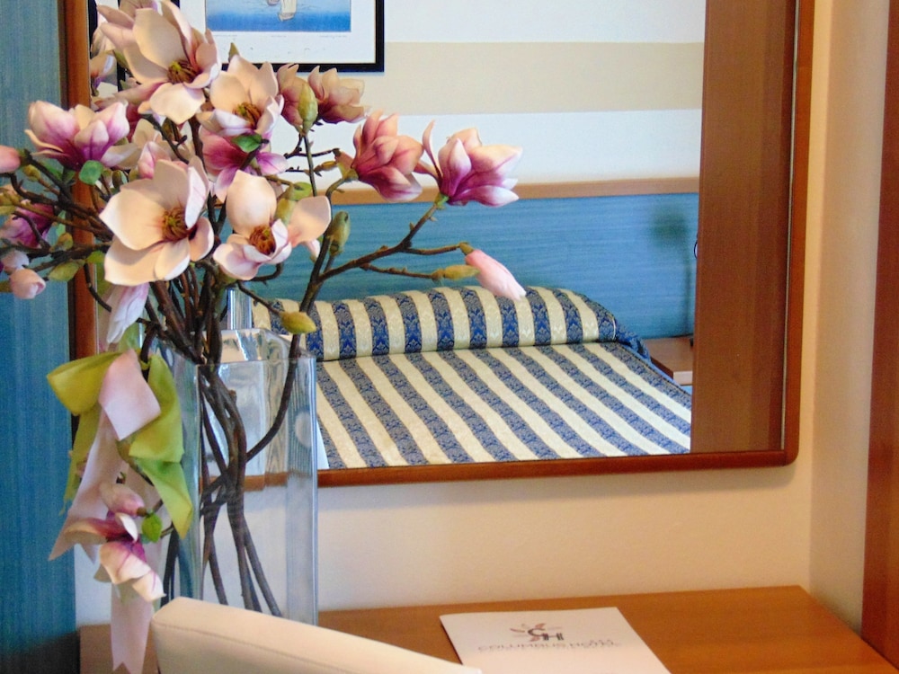 Double or Twin Room, Balcony, Sea View photo 2