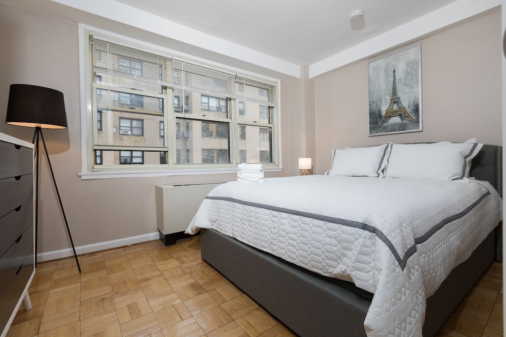 Apartment photo 2