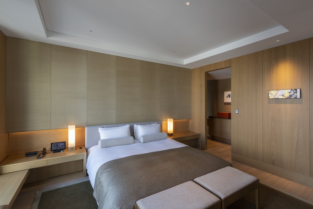 Heritage Suite King (Breakfast & Club Lounge Access) 120sqm