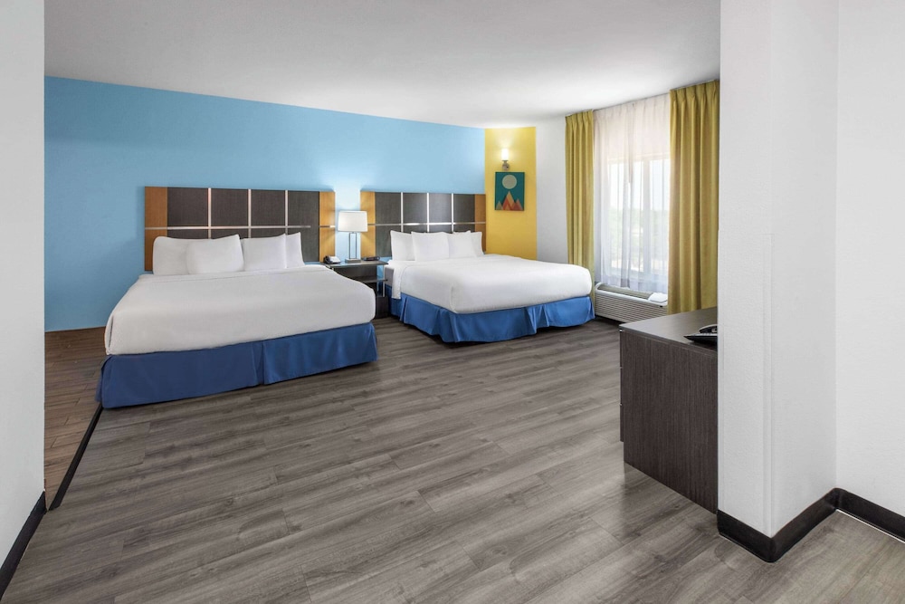 Studio Suite, Multiple Beds, Non Smoking