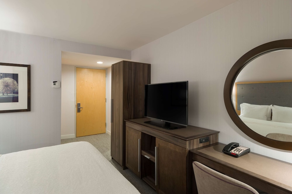 Room, Accessible, Non Smoking (Roll-in Shower)