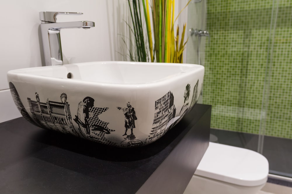 Bed in 8-Bed Female Dormitory Room with Private Bathroom