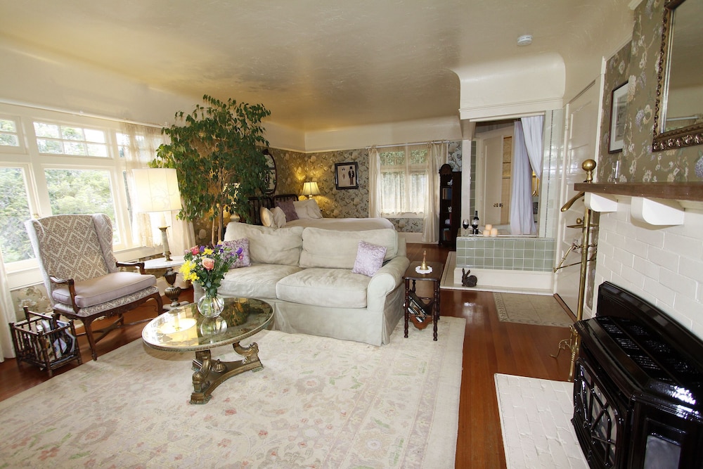 Suite, 1 Bedroom (Borogove Suite)