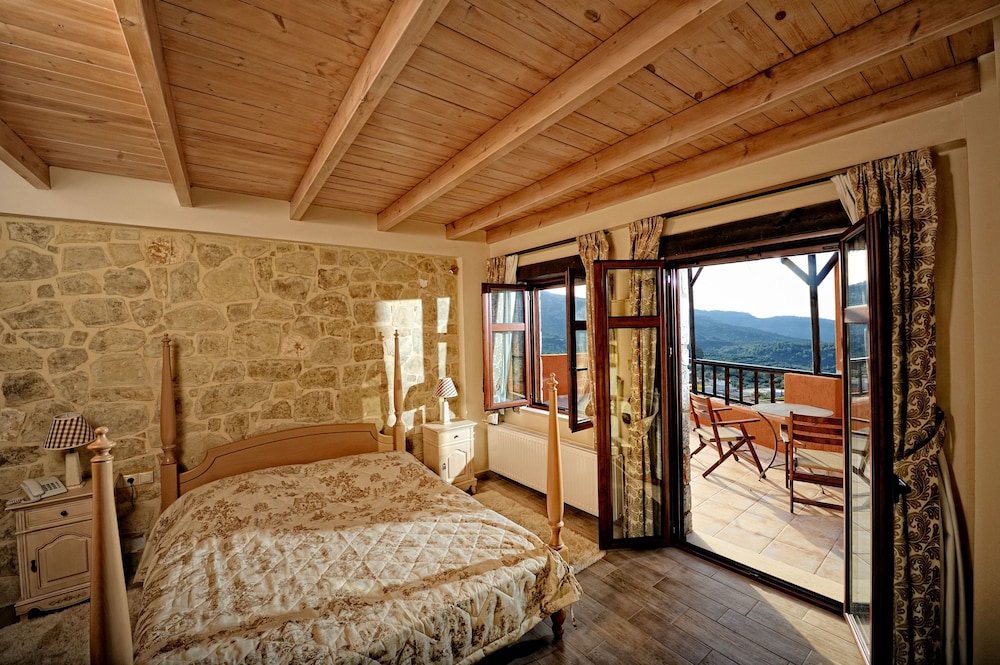 Deluxe Duplex, Jetted Tub