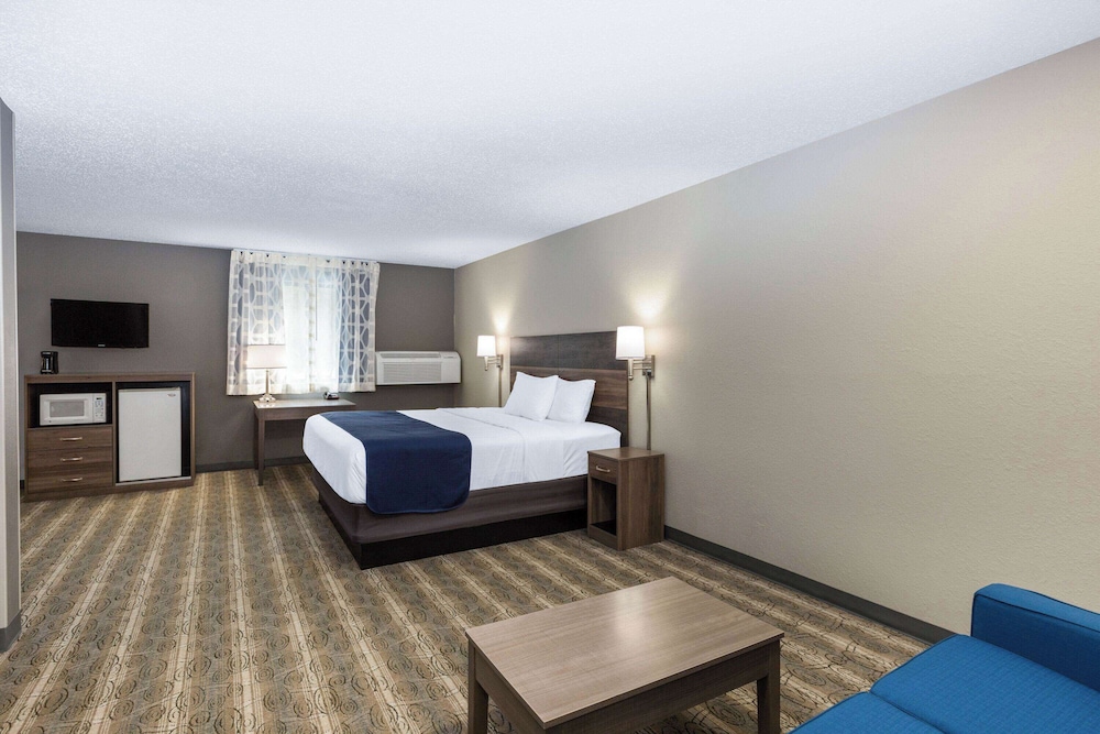 Studio Suite, 1 Queen Bed, Non Smoking photo 1